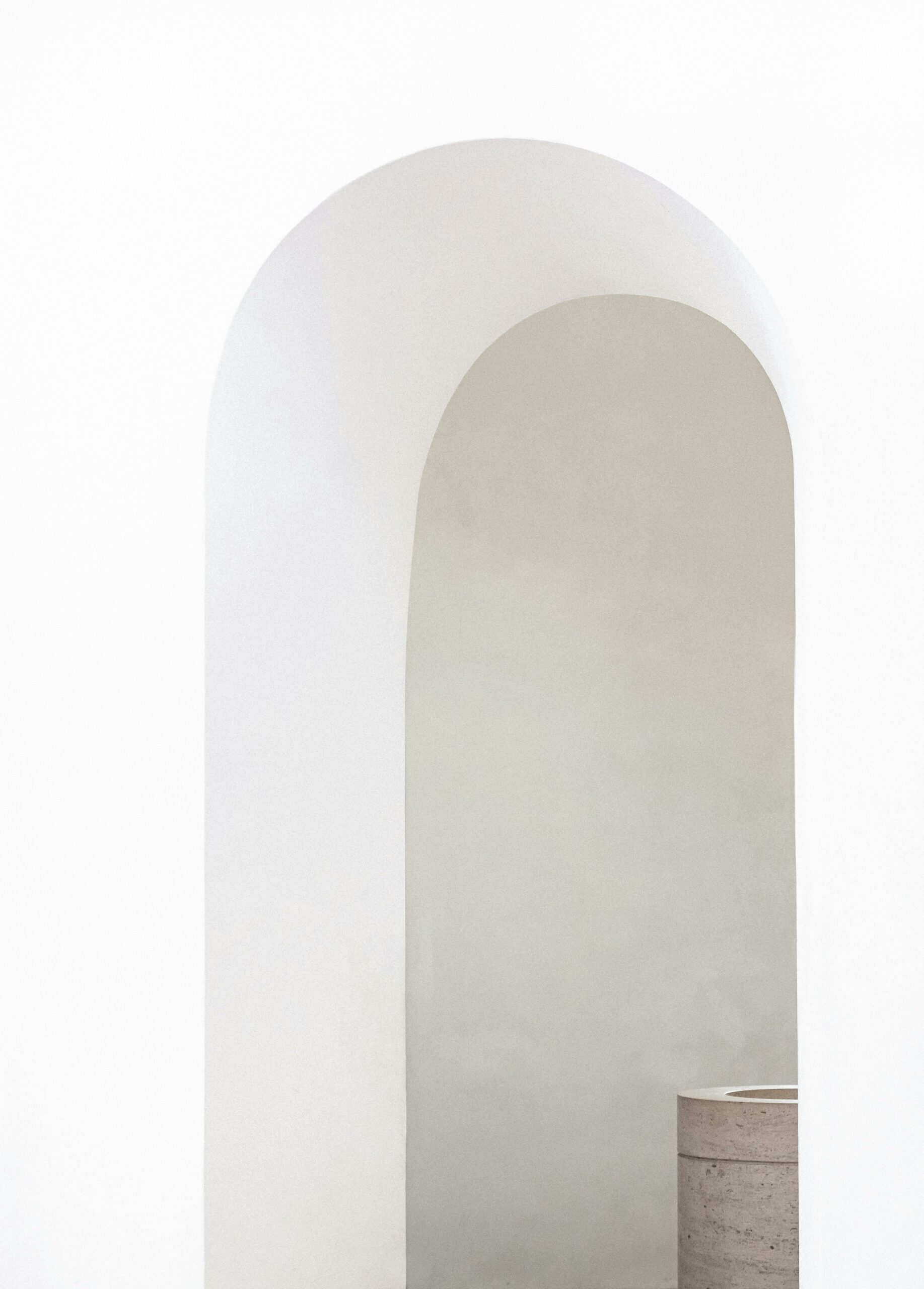 alexandra cochini psychologue mur architecture blanc église